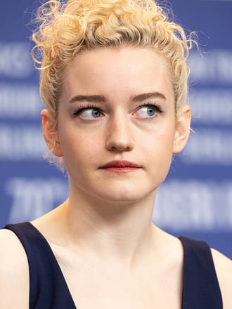 Julia Garner